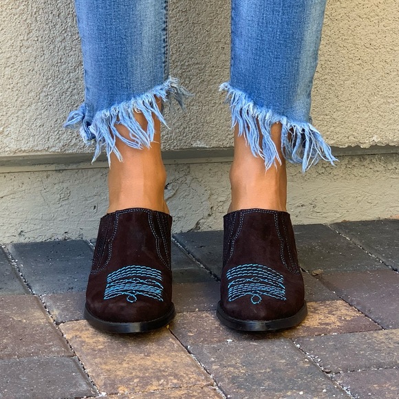 Texas Brown Western Closed Toe Embroider Mule Clog - Picture 2 of 7